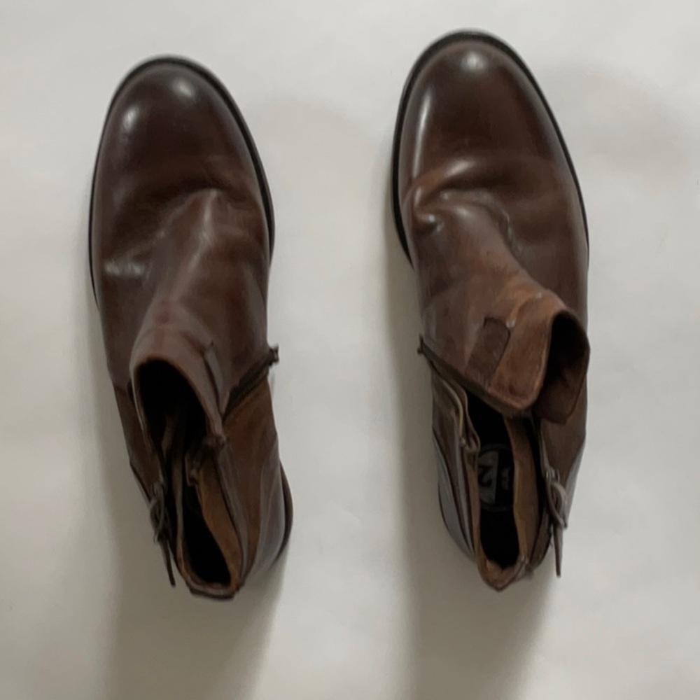 Mens leather Chukka boots